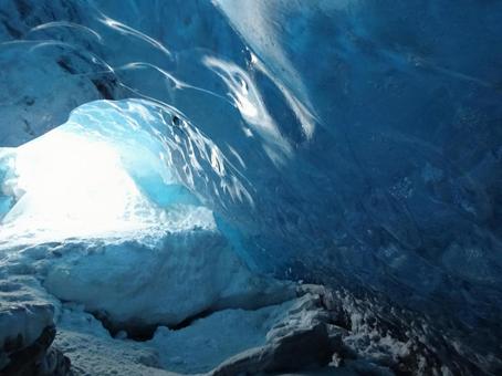 氷の洞窟 青 氷の洞窟 青 アイスランド,氷,洞窟の写真素材