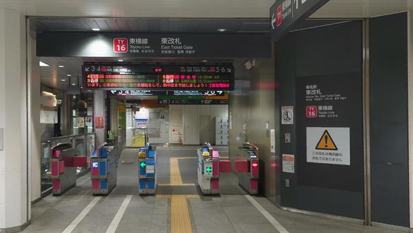 東急東横線 菊名駅改札口　横浜市港北区 東急,菊名駅,東横線の写真素材