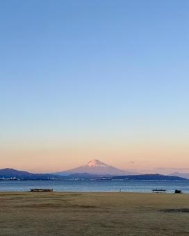 焼津市から駿河湾越しに望む富士山4 焼津市から駿河湾越しに望む富士山4の写真