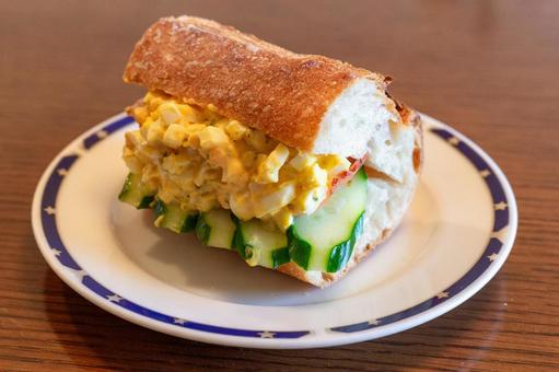 タマゴとベーコン&胡瓜のボカディージョ1 タマゴとベーコン&胡瓜のボカディージョ1 ボカディージョ,サンドイッチ,バゲットの写真素材