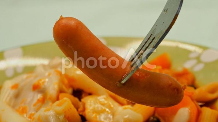 チーズ・ウィンナ・トマトスープ（食べる） ウィンナソーセージ,チーズ,トマトの写真素材