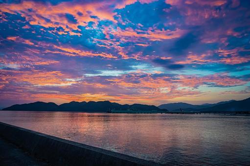 山口県　長門市の朝の海 山口県,長門市,早朝の写真素材