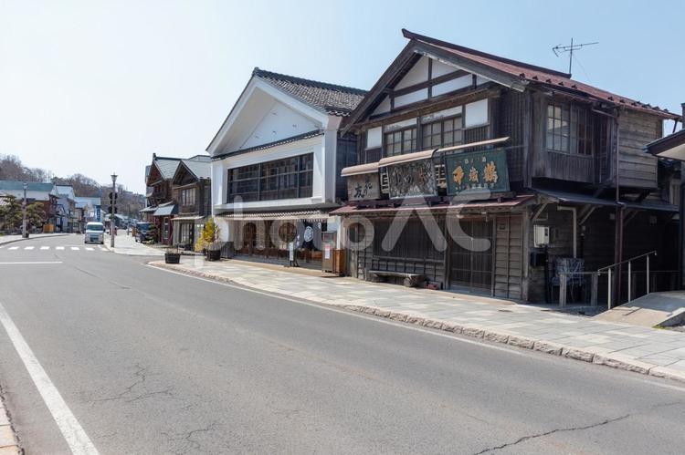 江戸の街並みいにしえ街道と春の青空 道南,江差,江戸の街並みの写真素材