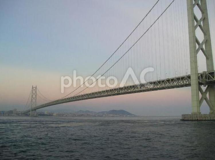 夕暮れの明石海峡　8月 8月,お盆,グラデーションの写真素材