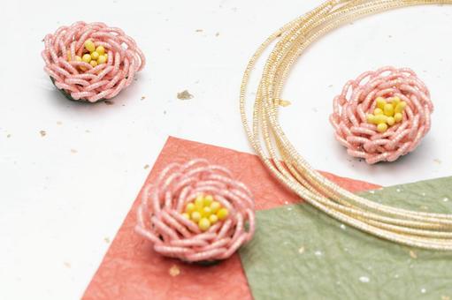 水引細工の花飾りと和紙を使った上品な背景 水引,花飾り,飾りの写真素材