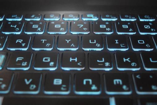 ゲーミングパソコンの光るキーボード ゲーミングパソコンの光るキーボード キーボード,ゲーミング,パソコンの写真素材