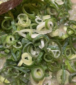 薬味ネギのアップ(ラーメンの具材) 薬味ネギのアップ(ラーメンの具材) ネギ,青ねぎ,薬味の写真素材