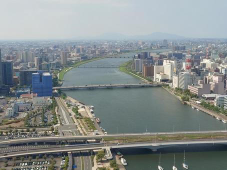 新潟市中心部 萬代橋を望む 新潟市中心部 萬代橋を望むの写真