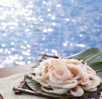 富山湾で獲れた白えびの釜揚げ 富山湾で獲れた白えびの釜揚げ 白えび,釜揚げ,富山湾の宝石の写真素材