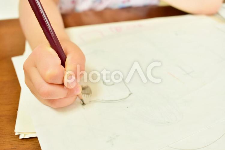 お絵描きする女の子の手2 子供,テクスチャ,手の写真素材