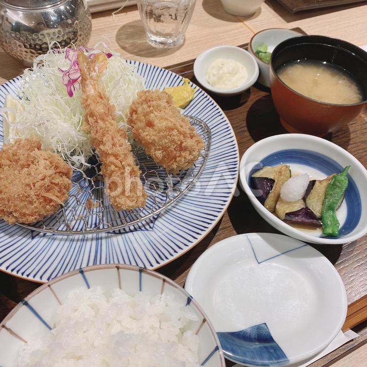 揚げ物定食 おつまみ,居酒屋,おかずの写真素材