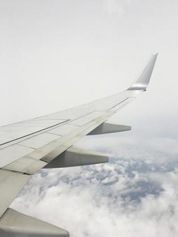 機窓 機窓,縦,空の写真素材