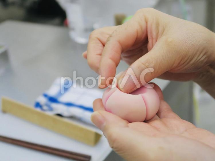 練り切りを作る手 練り切り,食べ物,和菓子の写真素材