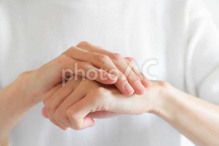 ハンドケア　ハンドクリーム ハンドケア,ハンドクリーム,塗るの写真素材