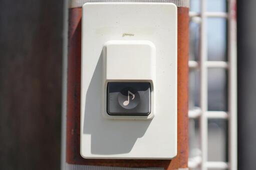 音符マークのチャイムのボタン インターホン,チャイム,呼び出しボタンの写真素材