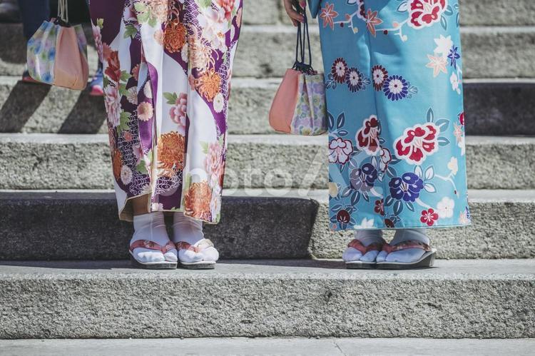 鮮やかな着物をきた女性の姿 京都,京都府,観光の写真素材