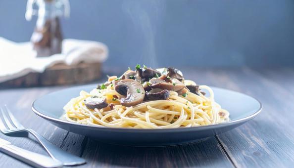 キノコのクリームパスタの写真