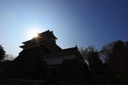 上山城シルエット（山形県上山市） 上山城,月岡城,シルエットの写真素材