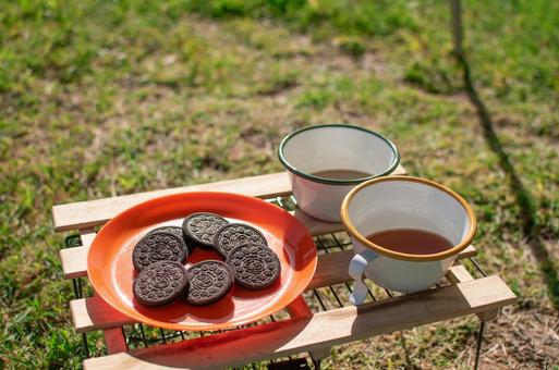 ピクニックでビスケット ピクニックでビスケット アウトドア,食べ物,ピクニックランチの写真素材