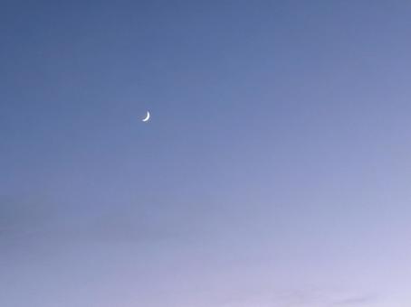 夕闇 三日月,月,夜の写真素材