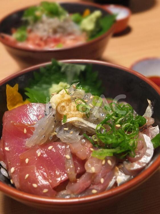 生しらすの海鮮丼02 しらす,どんぶり,マグロの写真素材
