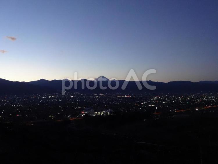夜景と日の出の富士山 夜,空,風景の写真素材