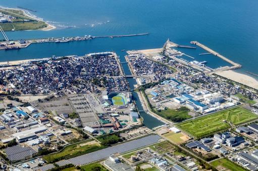 富山市の岩瀬浜付近を空撮 岩瀬浜,富山,富山市の写真素材