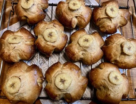 手作りパン パン,手作りパン,黒糖バナナパンの写真素材