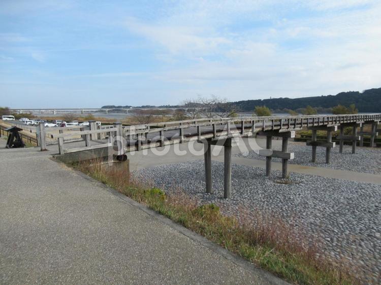 ギネス認定の世界一長い木造歩道橋の蓬莱橋 蓬莱橋,木造,歩道橋の写真素材