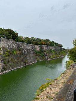 偉大な城の石垣と堀 偉大な城の石垣と堀の写真