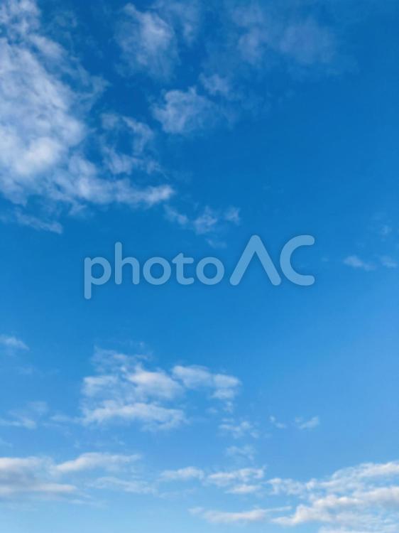 晴れた青空と細かい雲の背景素材イメージ 青空,空,雲の写真素材