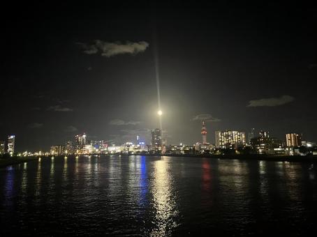 新潟市の昭和大橋から見た夜景 新潟市の昭和大橋から見た夜景 夜景,新潟市,昭和大橋の写真素材