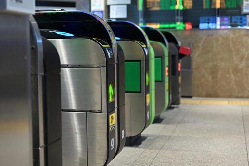 東京駅の自動改札機(2025年版) 東京駅の自動改札機(2025年版)の写真