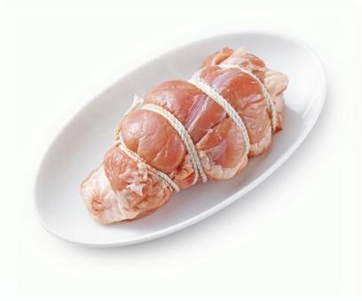 ヒモで縛られた豚肉ブロック ヒモで縛られた豚肉ブロック 豚肉ブロック,ブロック肉,豚肉の写真素材