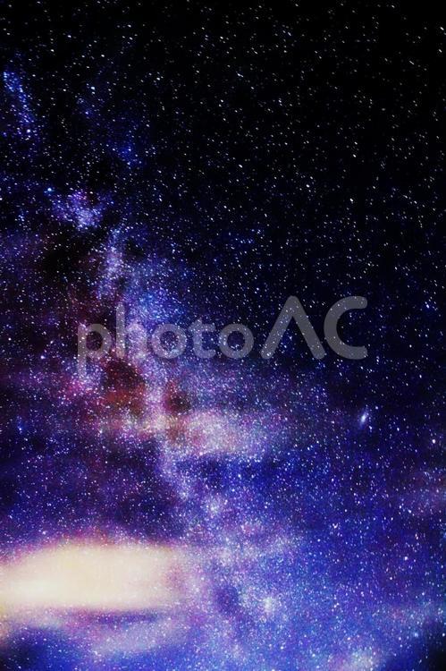 星空/天の川と流れる雲のシルエット 星空,天の川,銀河の写真素材