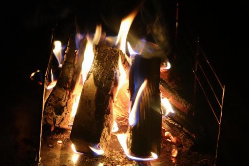 焚き火 焚き火,炎,火の写真素材