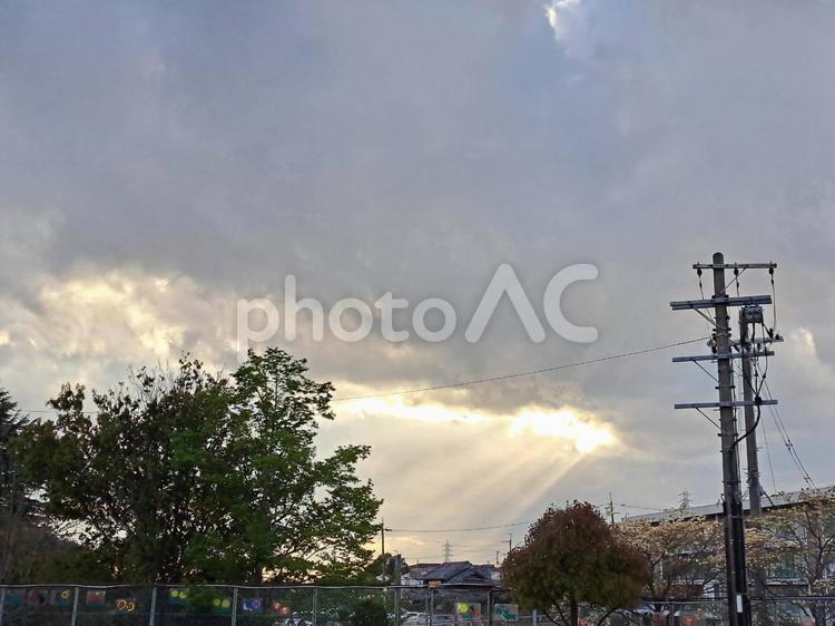 天使のはしご 天使のはしご,雲,光の写真素材
