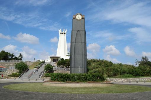 沖縄平和祈念堂と青空のモニュメント 沖縄,平和祈念公園,平和祈念堂の写真素材