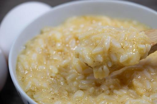 卵かけご飯 卵かけご飯,生卵,醤油の写真素材