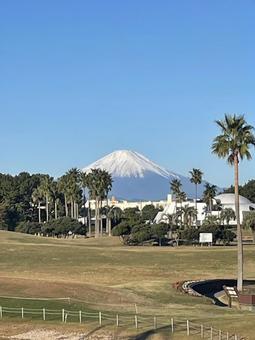 神奈川辻堂海浜公園からの富士山風景その2 神奈川辻堂海浜公園からの富士山風景その2の写真
