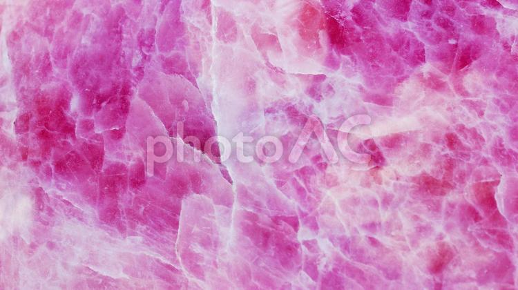 氷の表面にひびが入ったような背景　3 ピンク,濃淡,白の写真素材