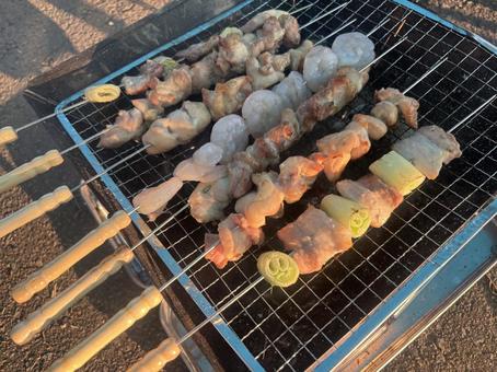 夕方のBBQ 夕方のBBQ バーベキュー,bbq,焼き鳥の写真素材
