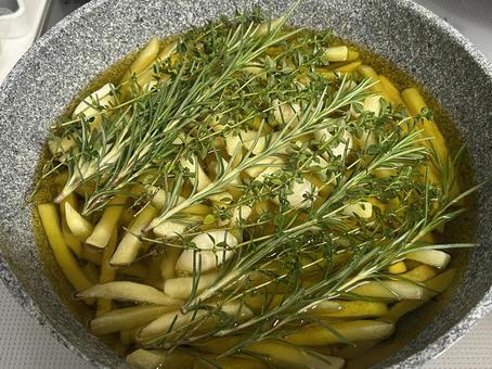 フレンチフライ 料理,揚げ物,フライドポテトの写真素材