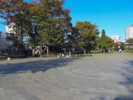 Photo, hamacho park, chuo ward, nihonbashi hamacho, sunny, 