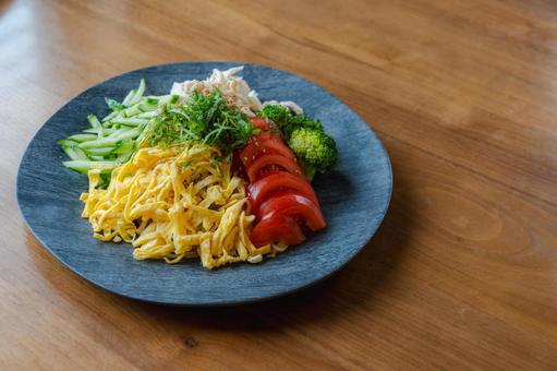 彩り野菜の冷やし中華 彩り野菜の冷やし中華の写真