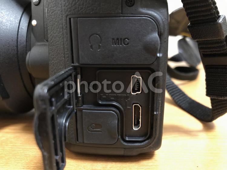 デジタル一眼レフカメラのHDMI端子 hdmi,カメラ,一眼レフの写真素材