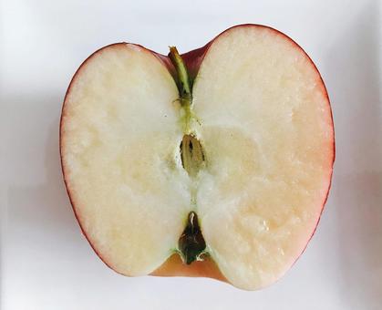 シナノリップりんごの断面写真 シナノリップ,りんご,リンゴの写真素材
