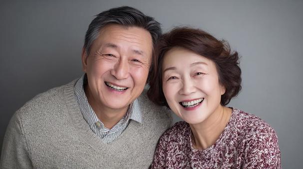 人生を楽しむ中高年の笑顔 人生を楽しむ中高年の笑顔の写真