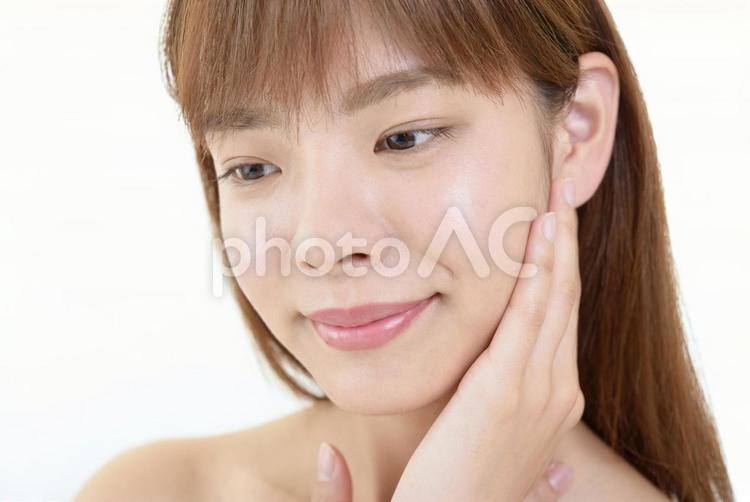 女性　スキンケアイメージ　 スキンケア,美容,保湿の写真素材