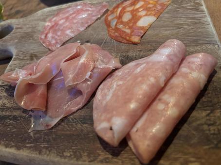 ハムの盛り合わせ ハムの盛り合わせ ハム,肉,ミートの写真素材